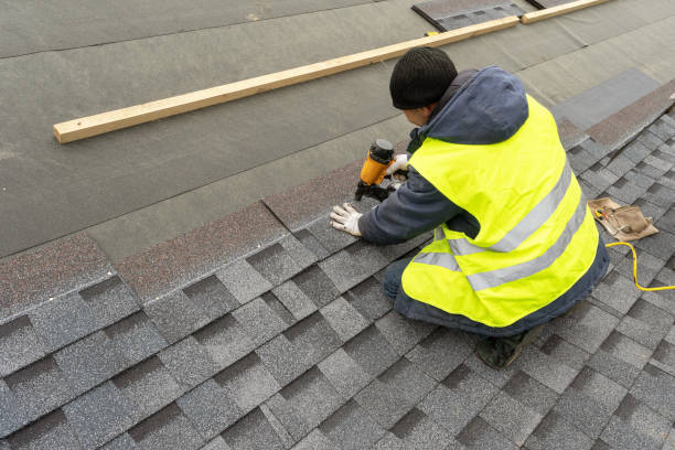 Best Roof Gutter Cleaning  in Covelo, CA